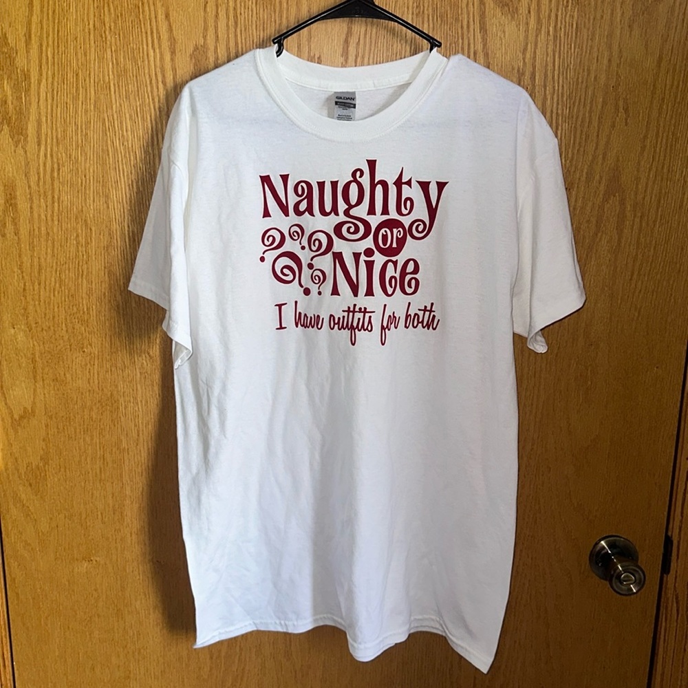 Gildan Christmas T-shirt. Size Large.